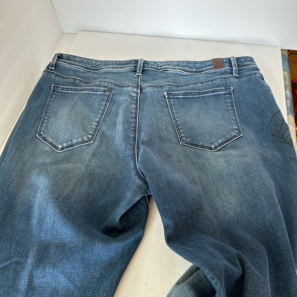 NWOT Simply Vera Vera Wang Embellished Skinny Mid Rise Jeans - Picture 5 of 12